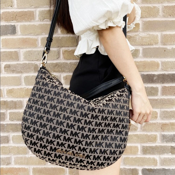 - NWT Michael Kors MK Signature Tote crossbody - Picture 2 of 6